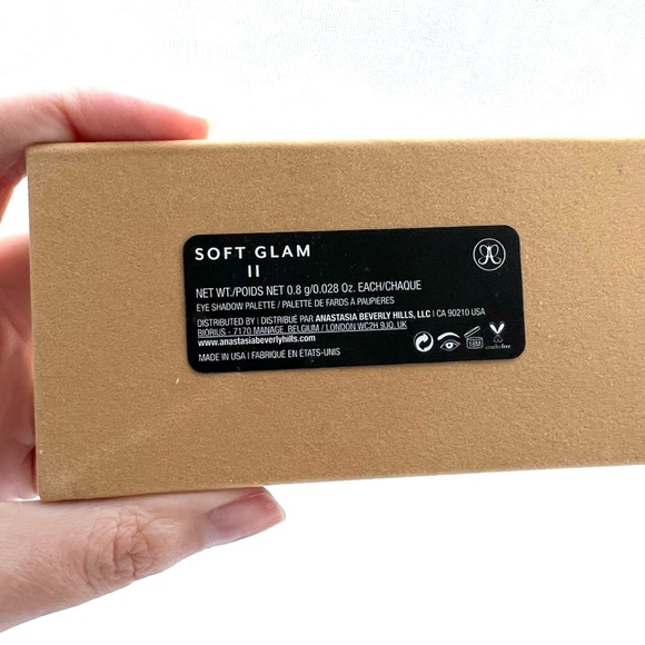 Anastasia Beverly Hills Soft Glam II Mini Eyeshadow Palette - Picture 5 of 6